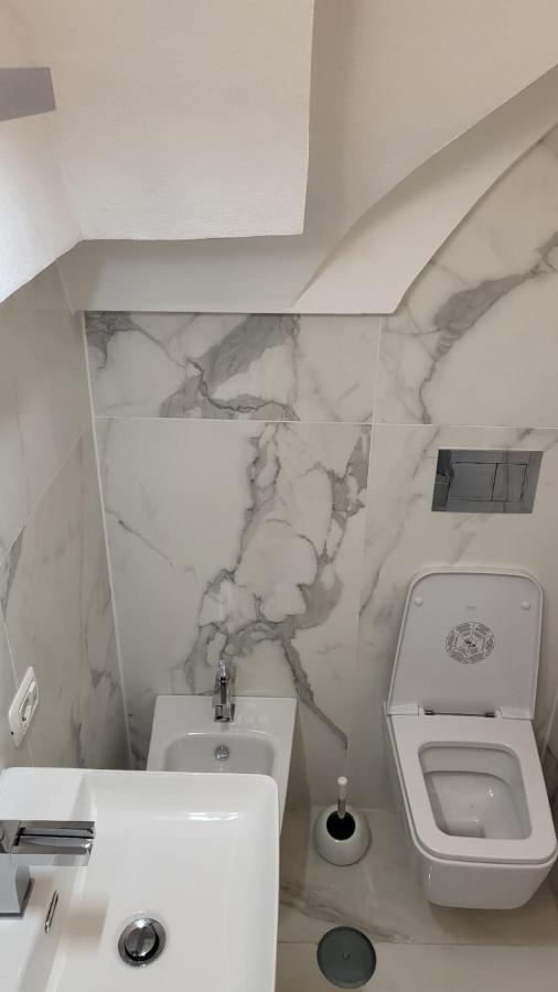 The White Colisseum Apartment Roma Ngoại thất bức ảnh